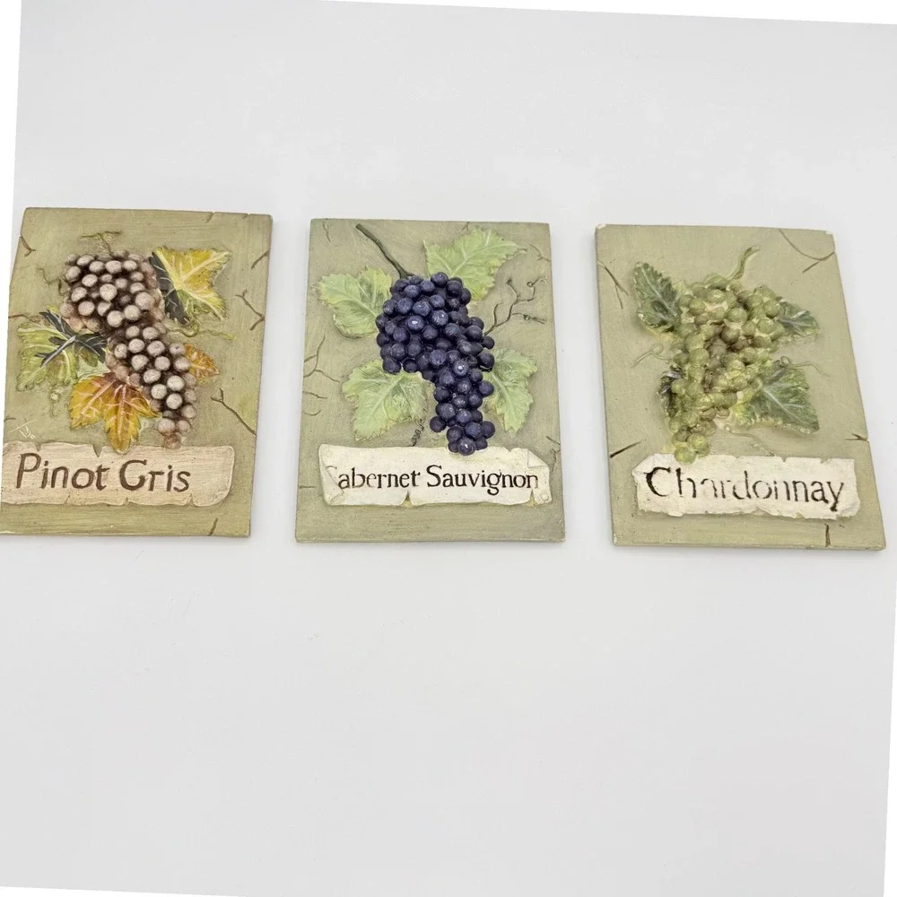 Vintage Wine Grape Wall Plaques‎ Set Pinot Gris Chardonnay Cabernet Decor